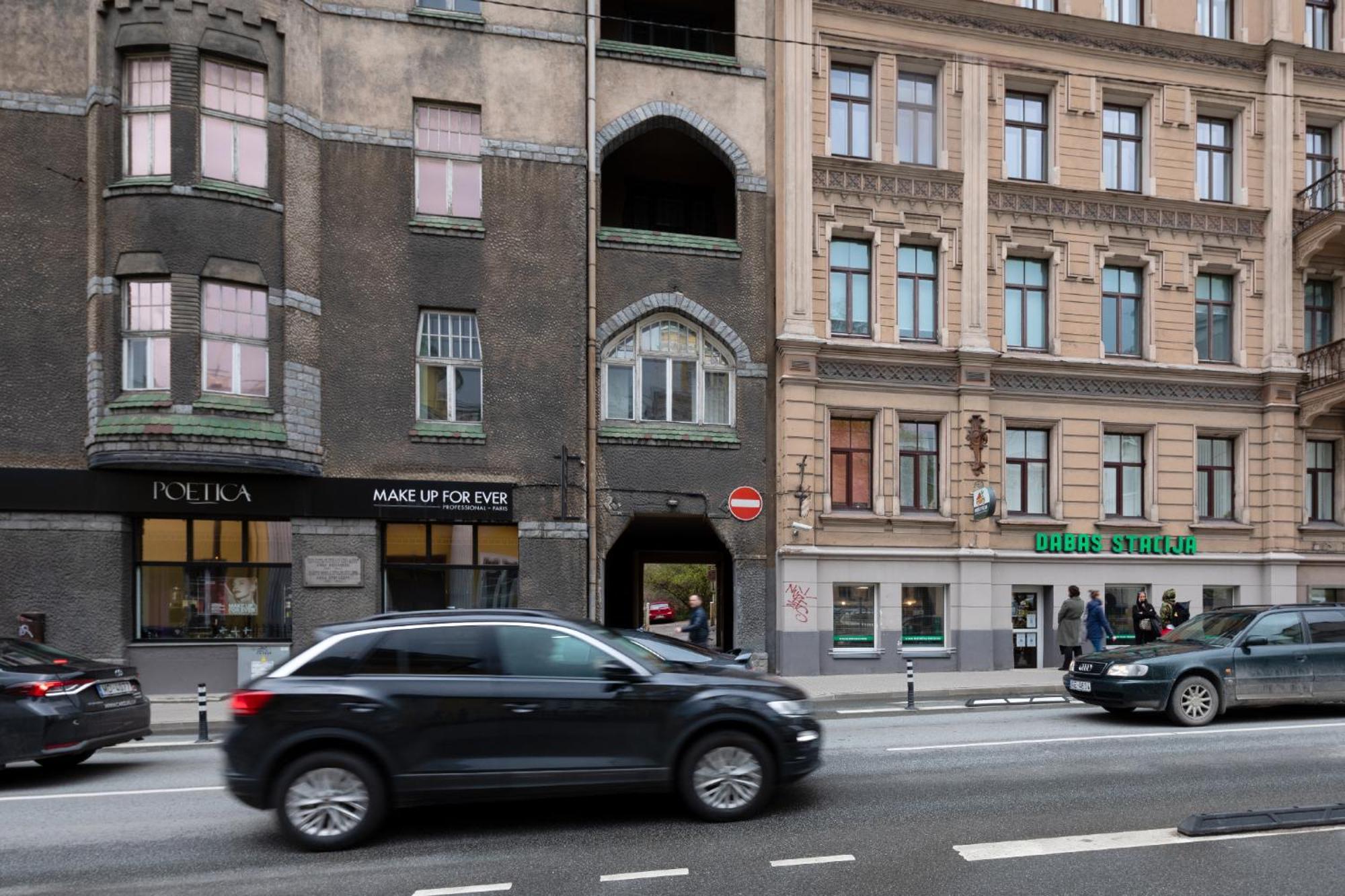 Brivibas Yard Apartment With Parking In City Center Riga Kültér fotó