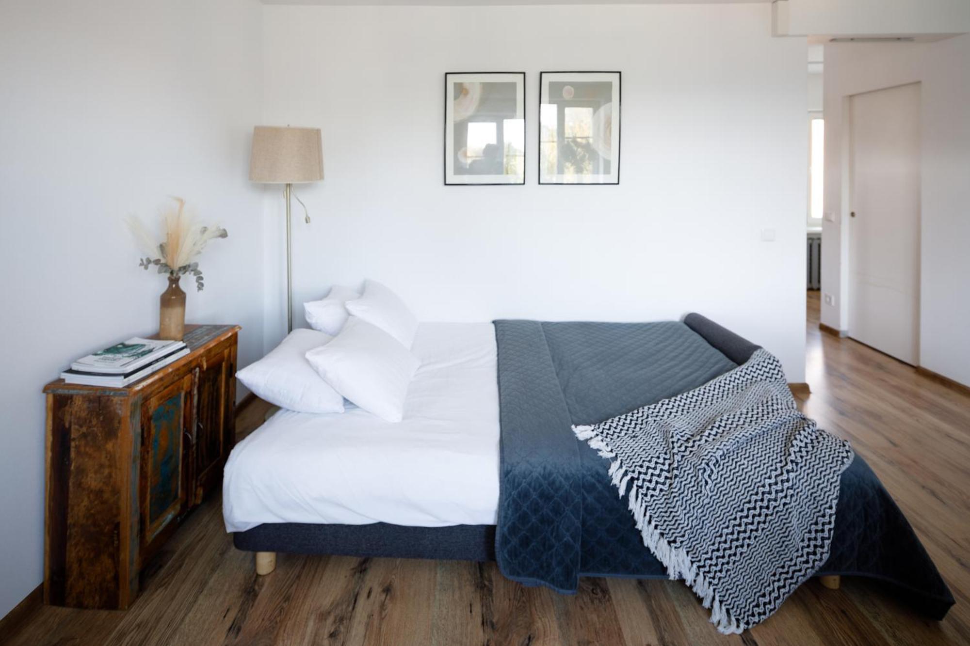 Brivibas Yard Apartment With Parking In City Center Riga Kültér fotó
