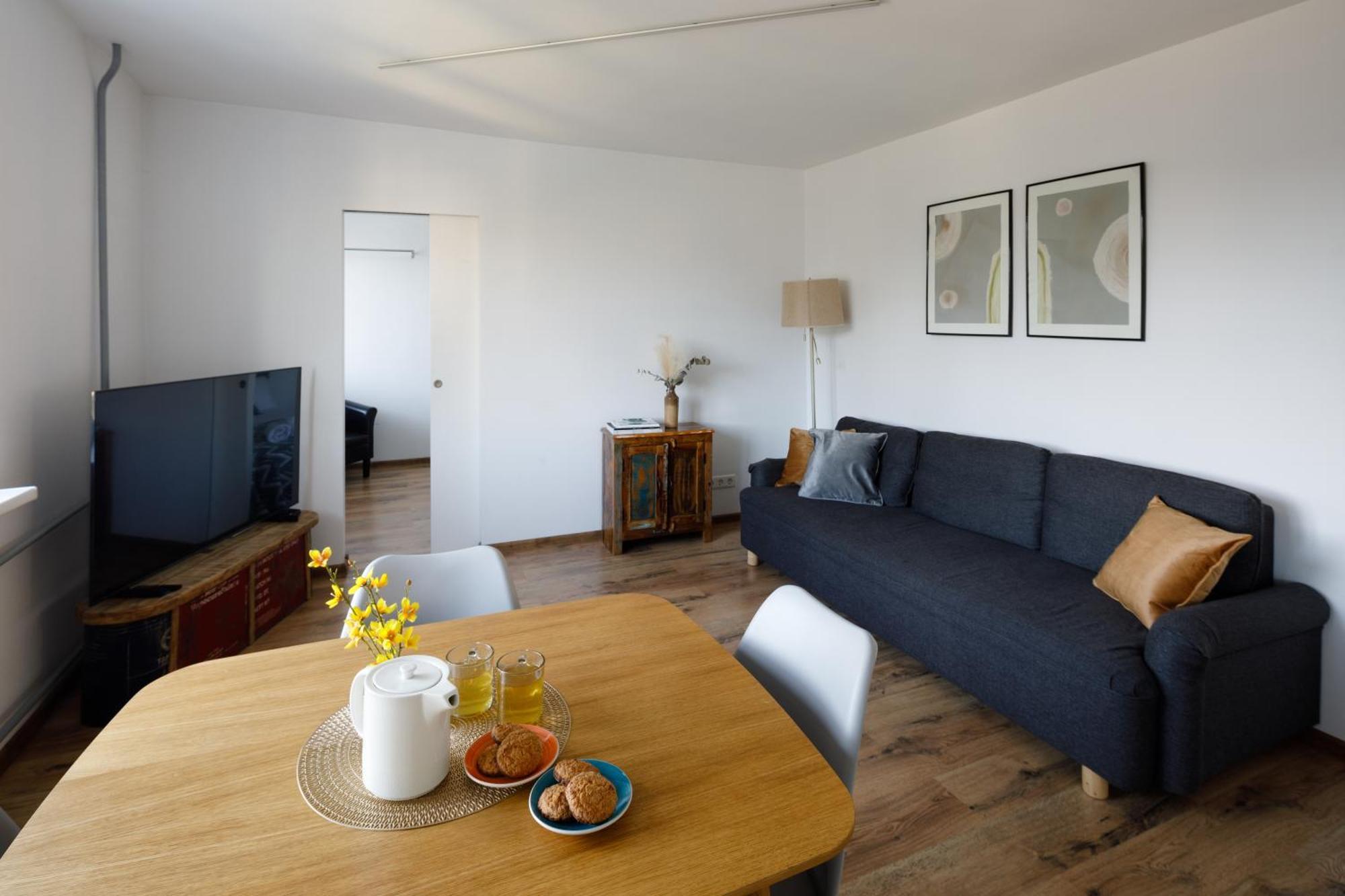 Brivibas Yard Apartment With Parking In City Center Riga Kültér fotó