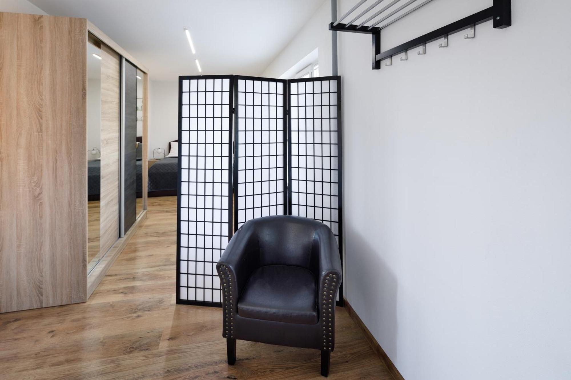 Brivibas Yard Apartment With Parking In City Center Riga Kültér fotó