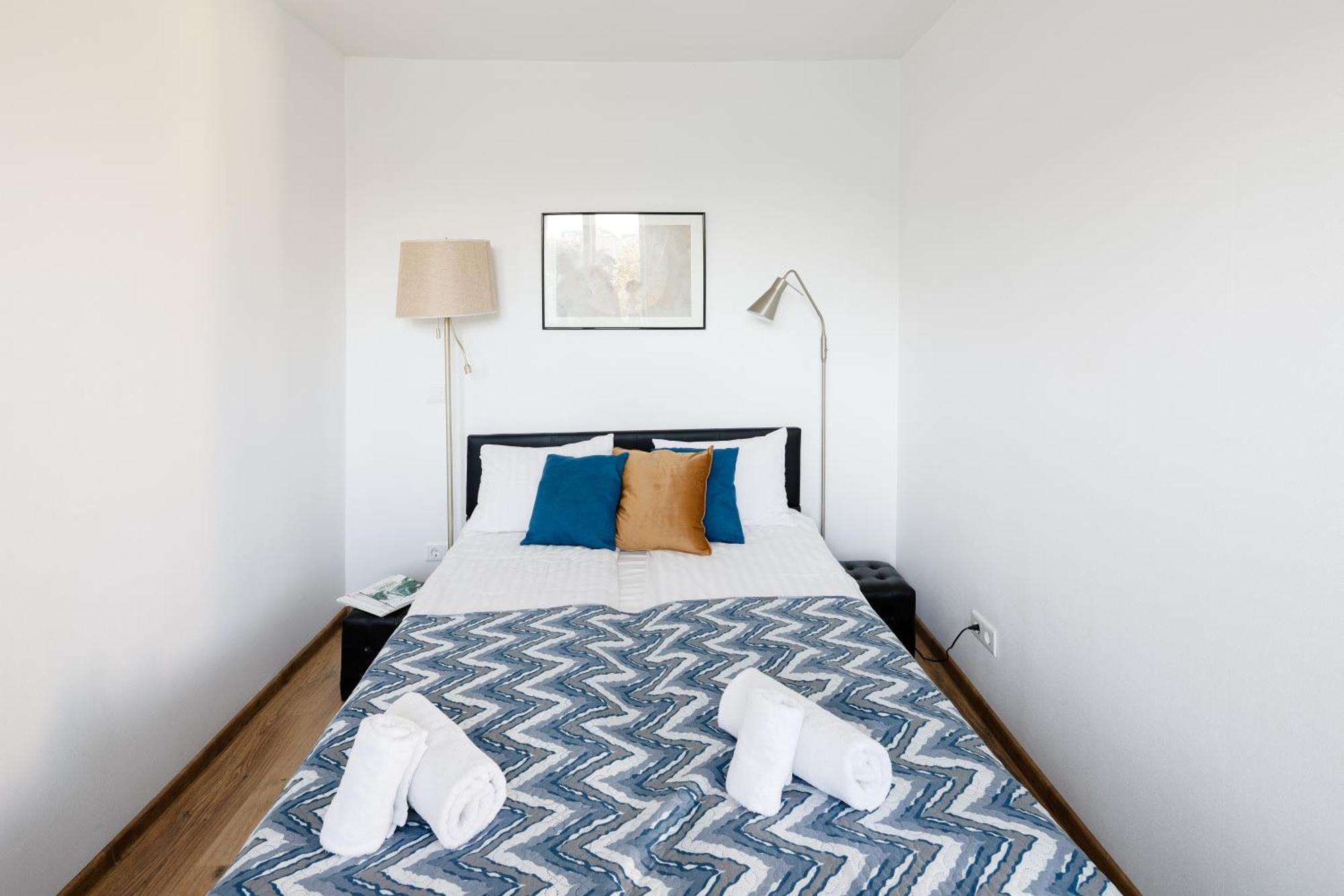 Brivibas Yard Apartment With Parking In City Center Riga Kültér fotó